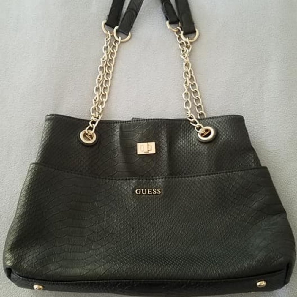 Guess purse (available till Oct 12)